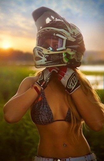 Фото девушек на мотоциклах
